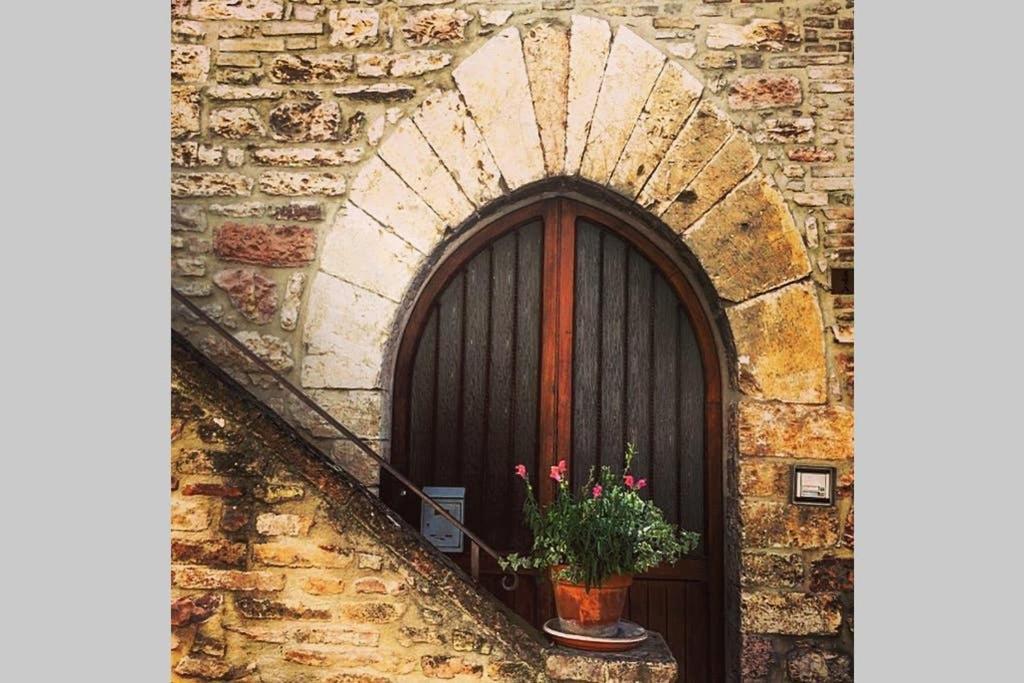 Assisi Anfiteatro Romano Exterior foto